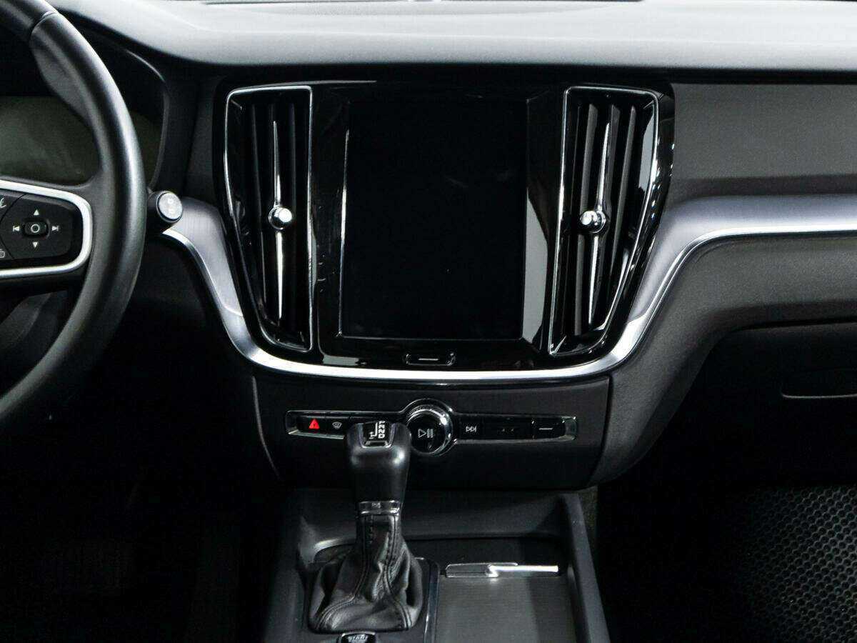 Volvo V60 с пробегом — 2018 год. Фото: #13