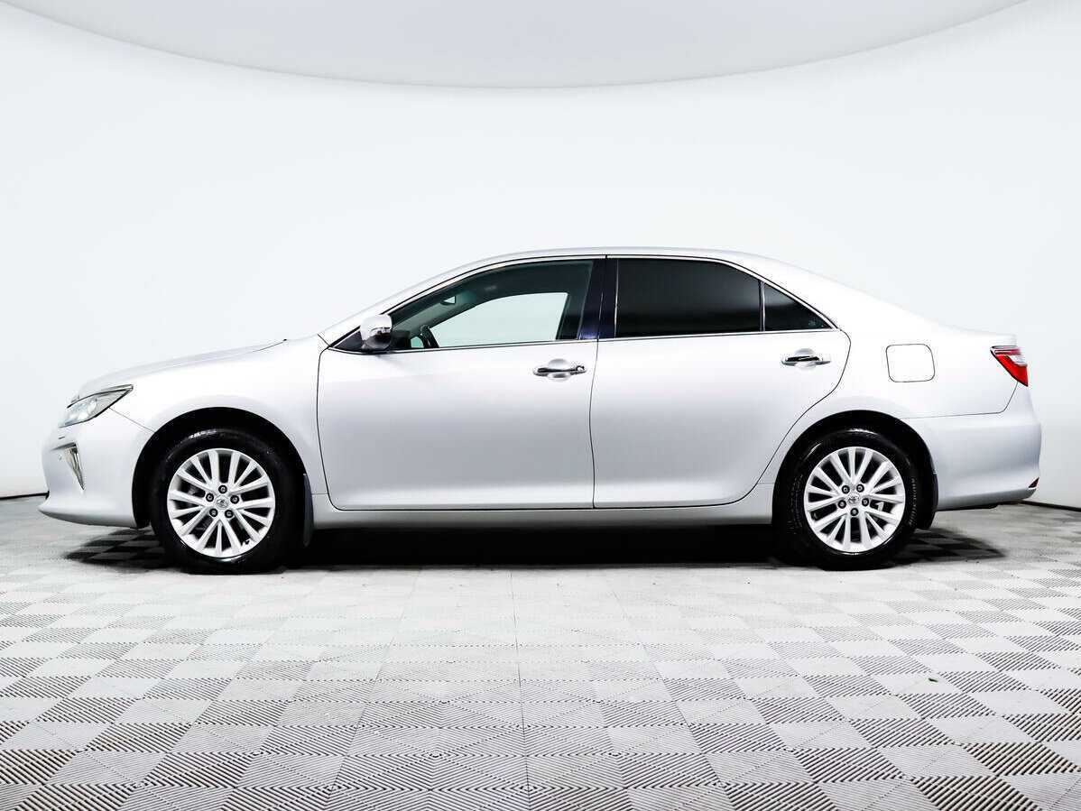 Toyota Camry с пробегом — 2015 год. Фото: #7