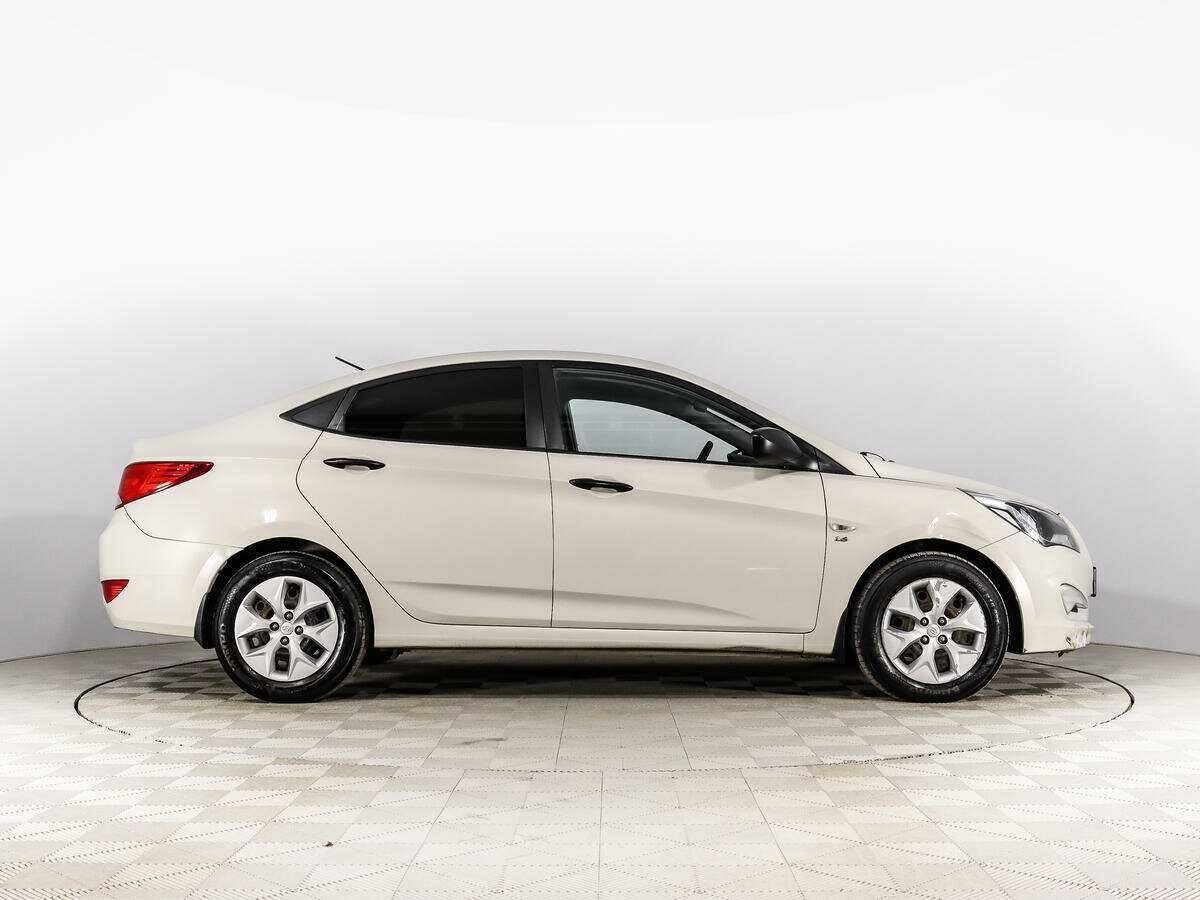 Hyundai Solaris с пробегом — 2016 год. Фото: #1