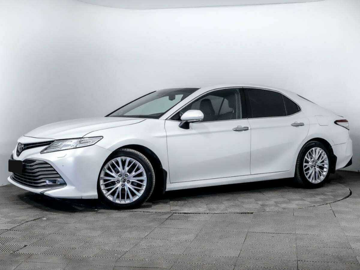 Toyota Camry с пробегом — 2018 год. Посмотреть фото