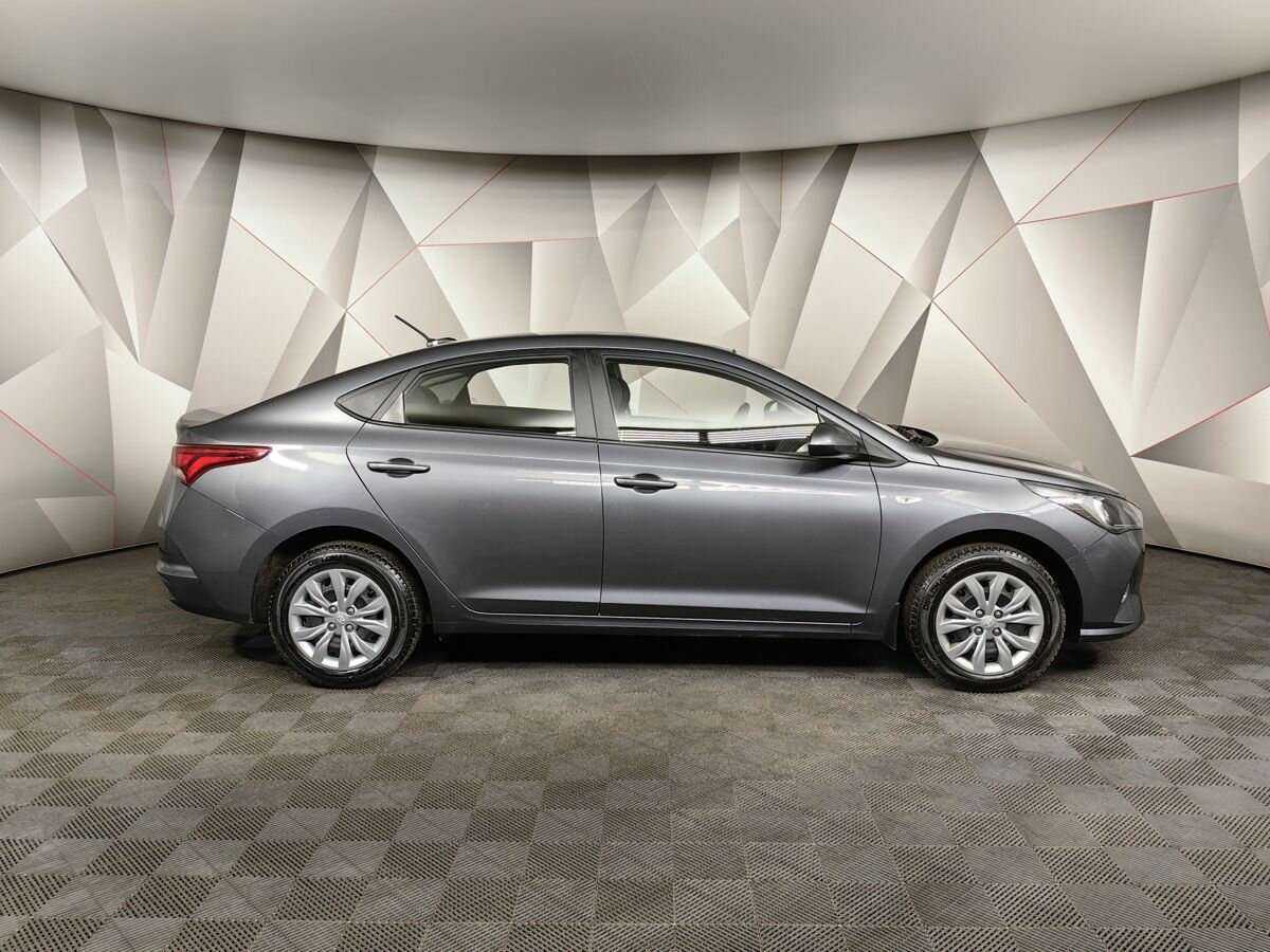 Hyundai Solaris с пробегом — 2022 год. Фото: #5