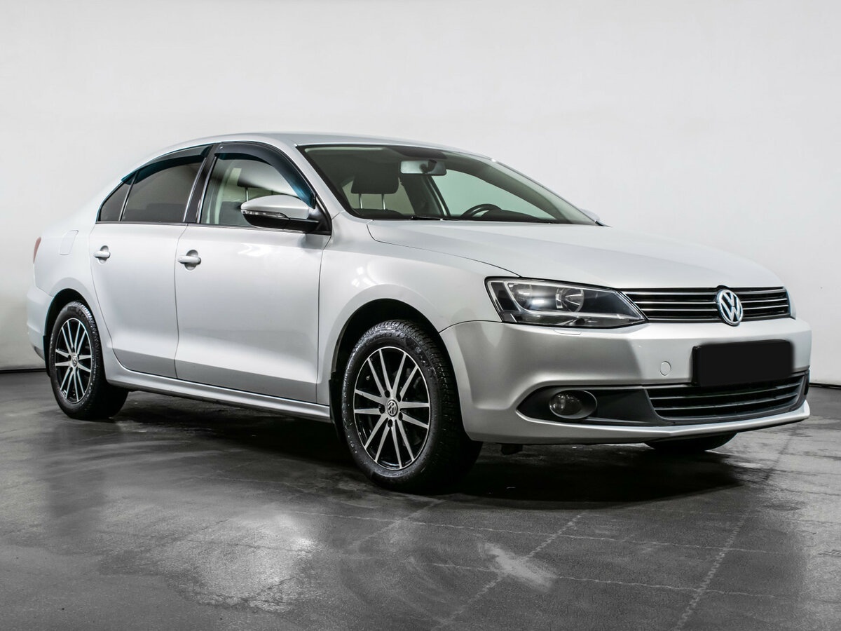 Volkswagen Jetta с пробегом — 2012 год. Фото: #2