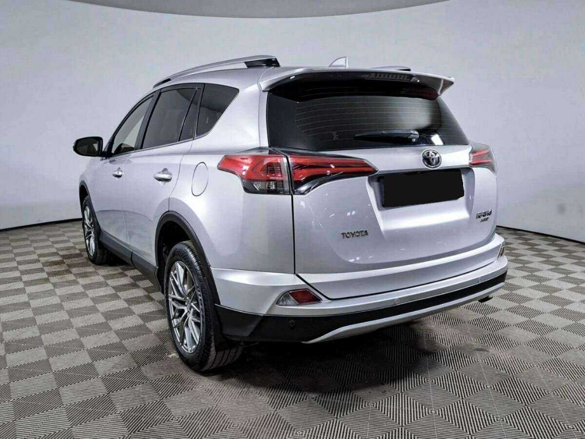 Toyota RAV4 с пробегом — 2015 год. Фото: #4