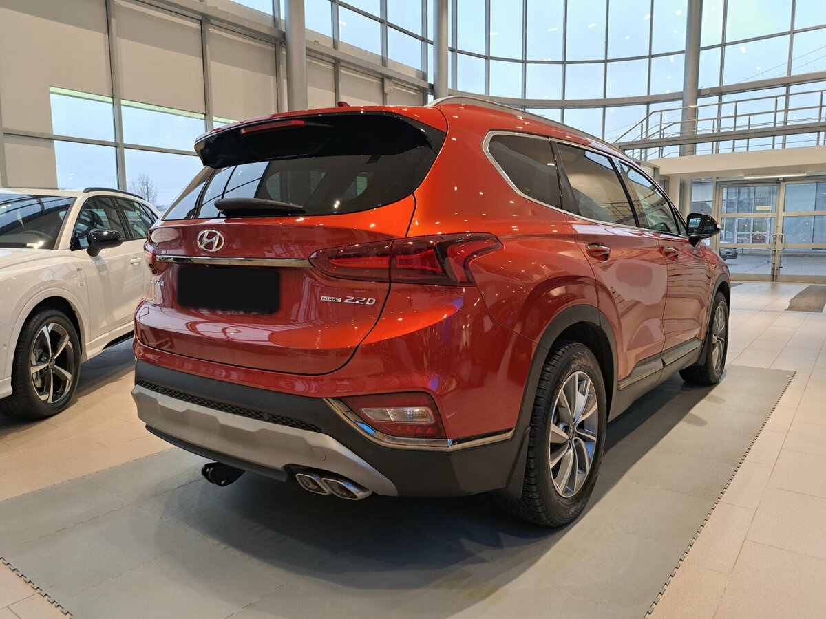 Hyundai Santa Fe с пробегом — 2019 год. Фото: #4