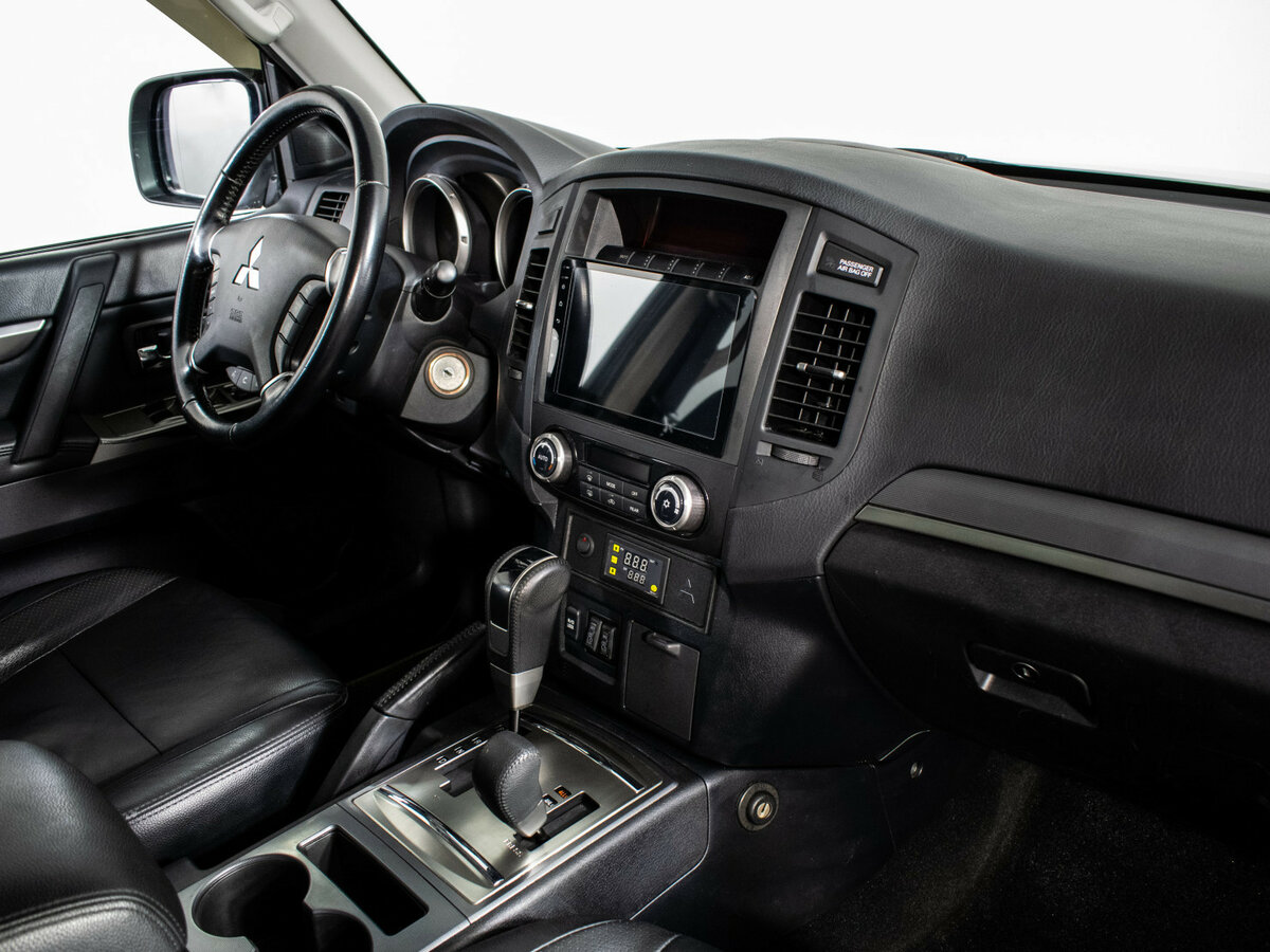 Mitsubishi Pajero с пробегом — 2012 год. Фото: #10