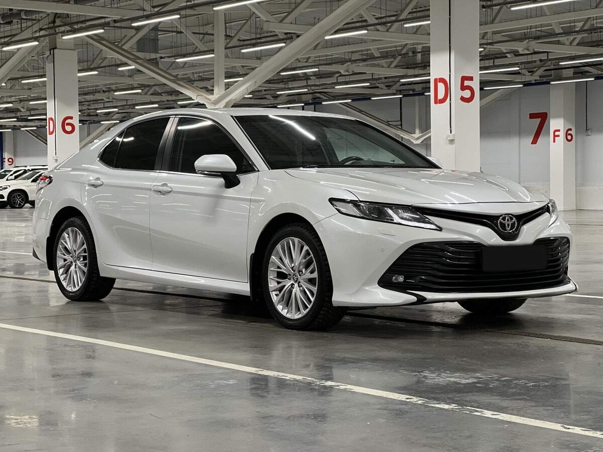 Toyota Camry с пробегом — 2021 год. Фото: #2
