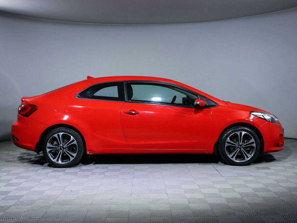 Kia Cerato с пробегом — 2013 год. Фото: #3