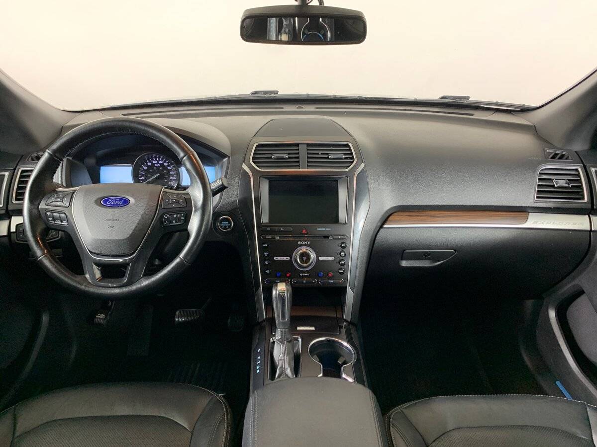 Ford Explorer с пробегом — 2017 год. Фото: #11