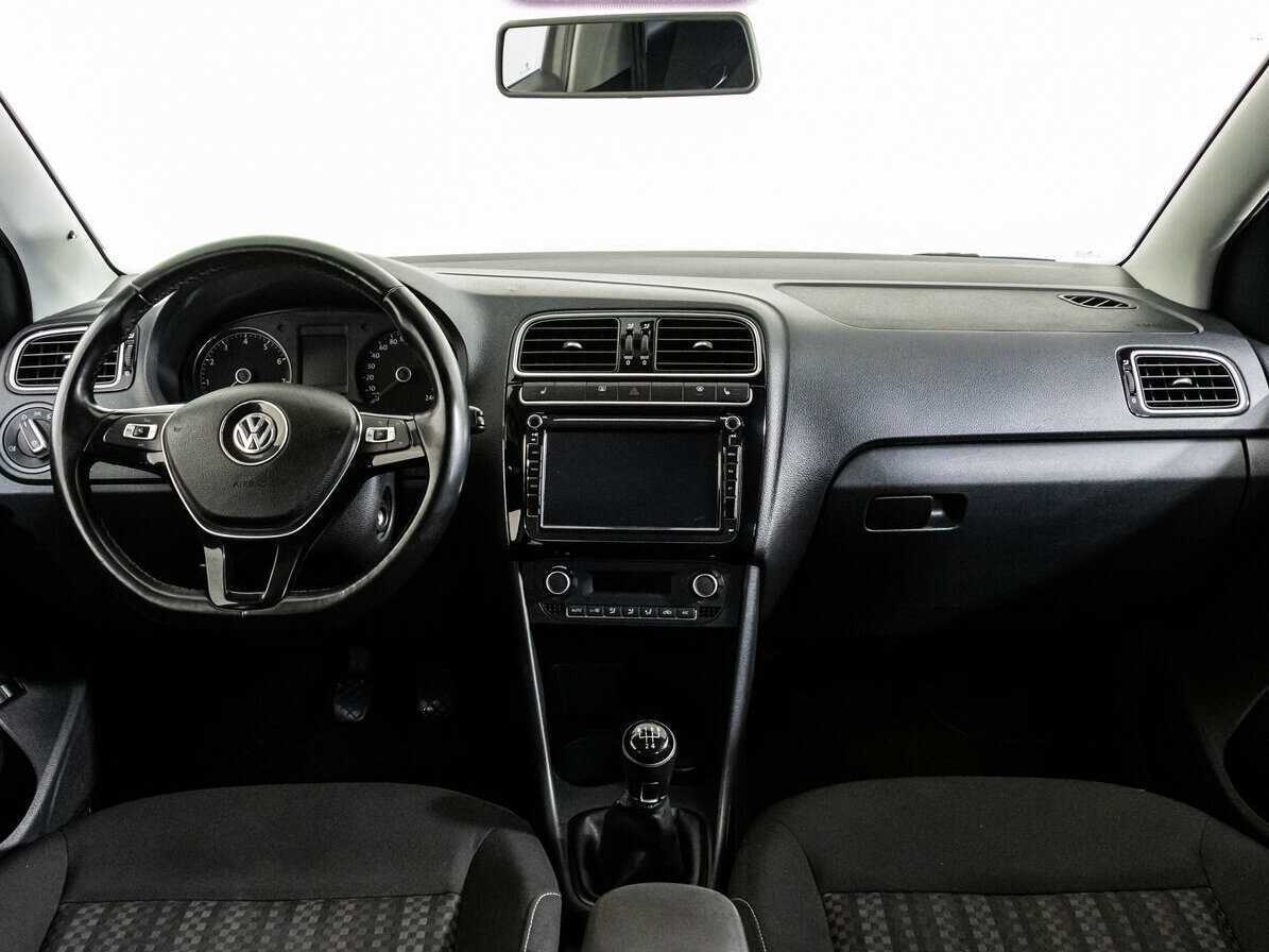 Volkswagen Polo с пробегом — 2018 год. Фото: #9