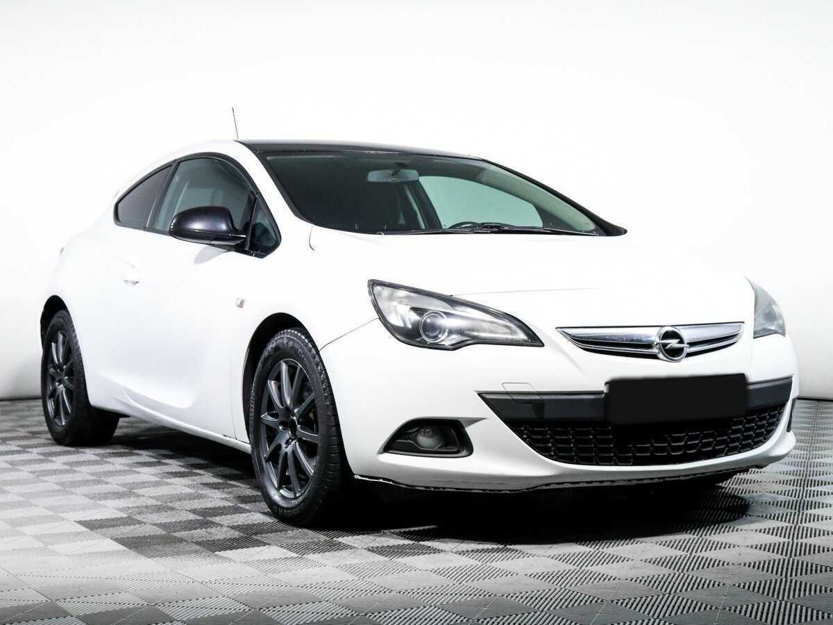 Opel Astra с пробегом — 2013 год. Фото: #2