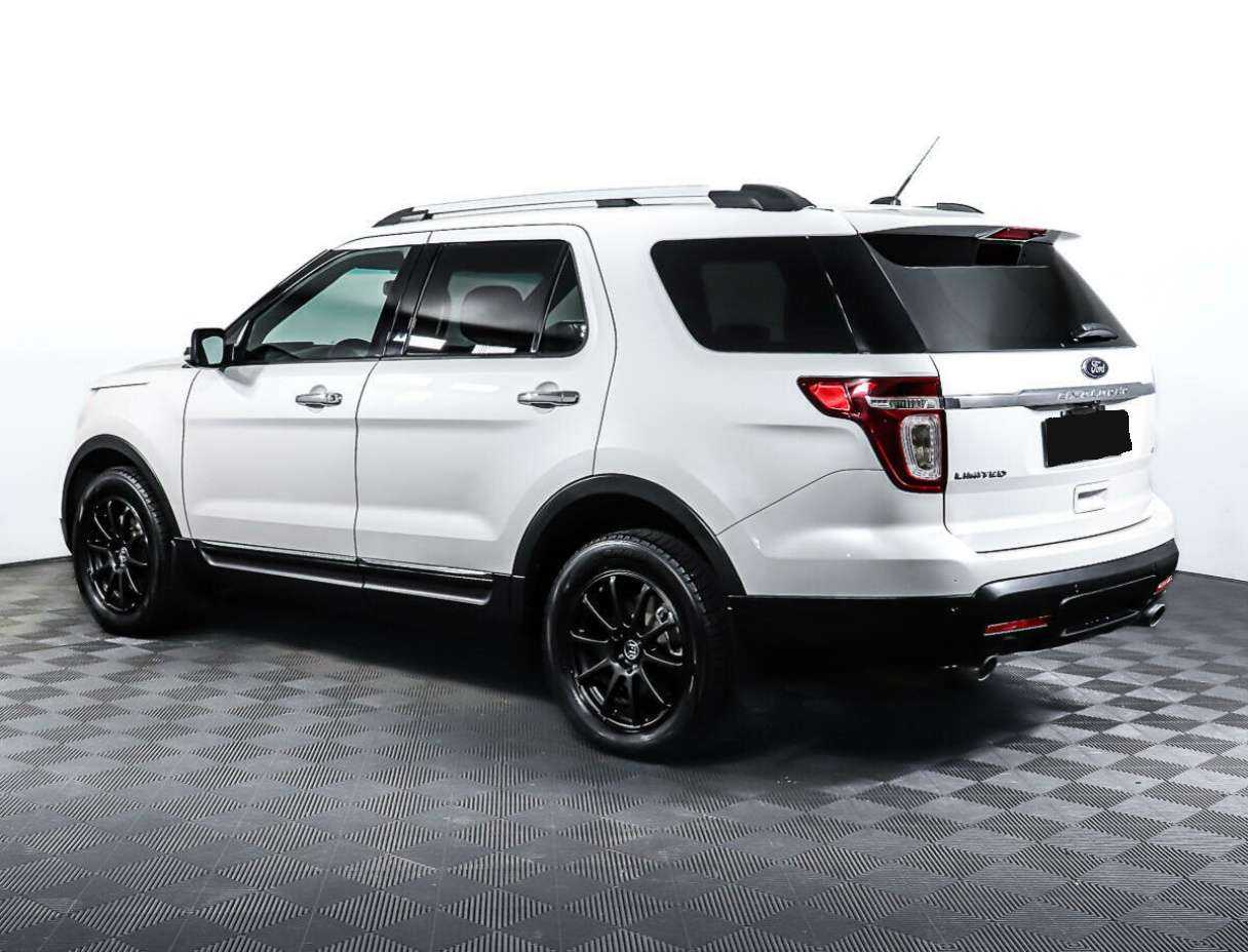 Ford Explorer с пробегом — 2012 год. Фото: #6