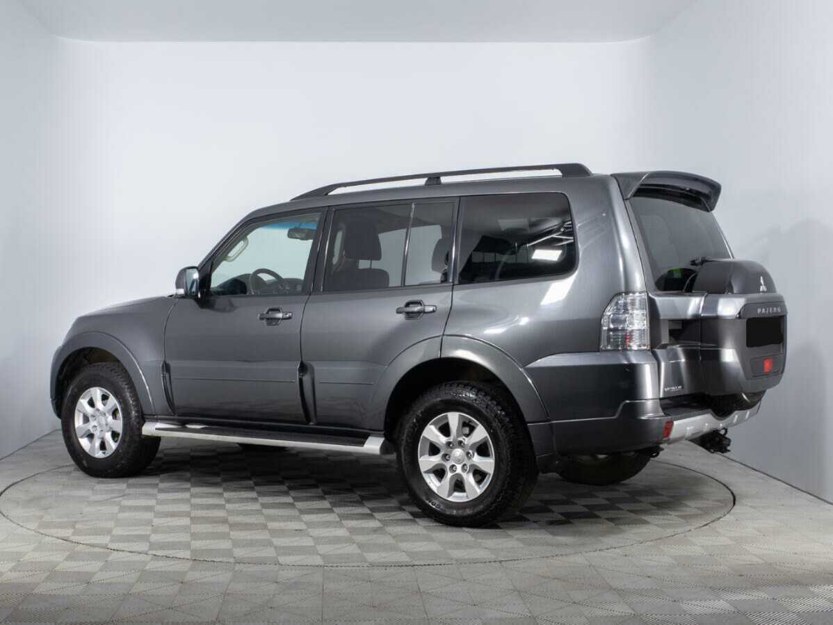 Mitsubishi Pajero с пробегом — 2017 год. Фото: #6