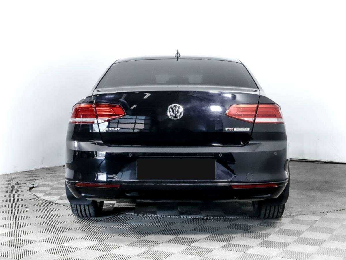 Volkswagen Passat с пробегом — 2017 год. Фото: #4
