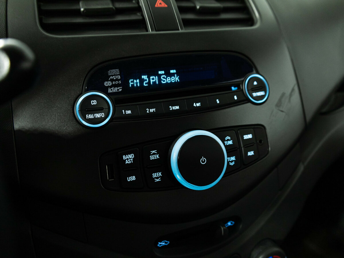 Chevrolet Spark с пробегом — 2012 год. Фото: #13