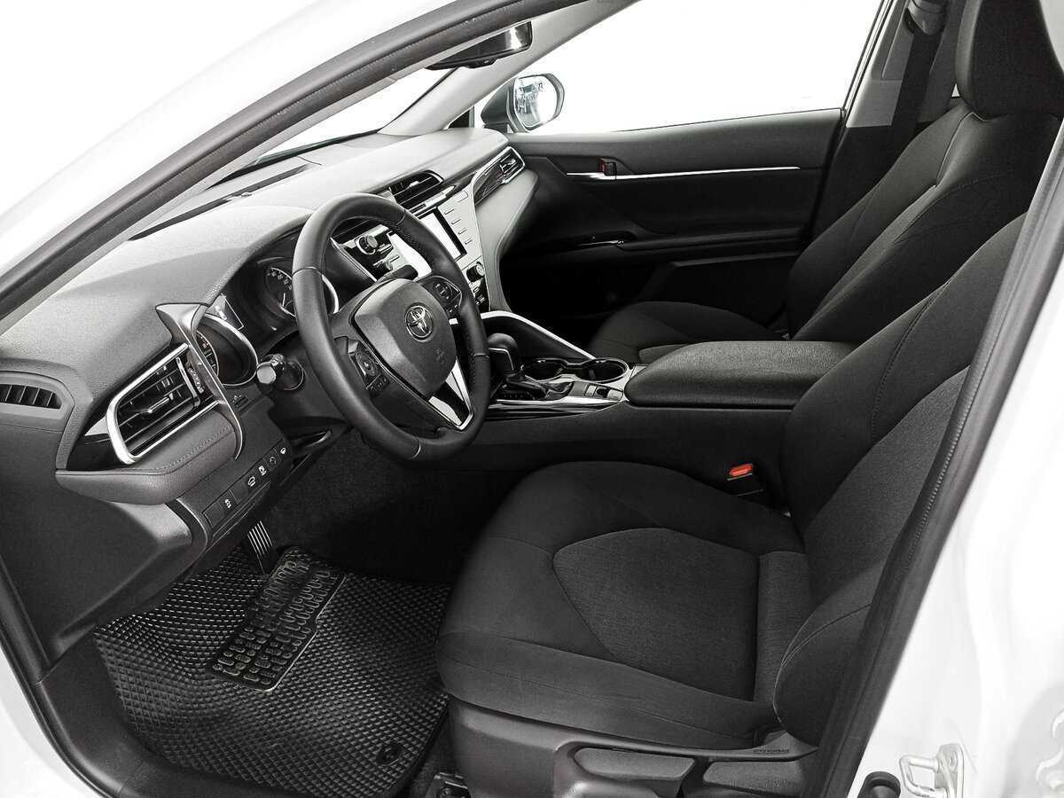 Toyota Camry с пробегом — 2019 год. Фото: #12