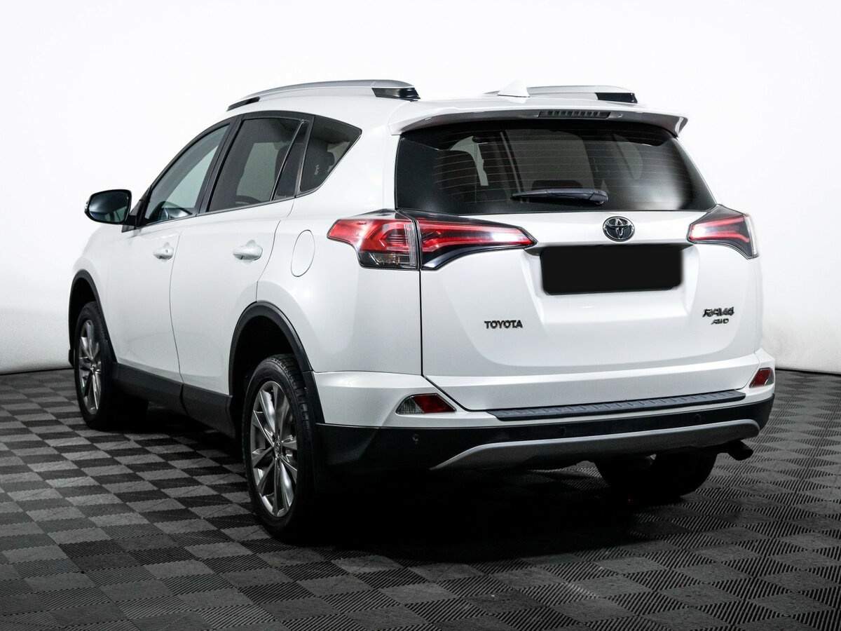 Toyota RAV4 с пробегом — 2018 год. Фото: #6