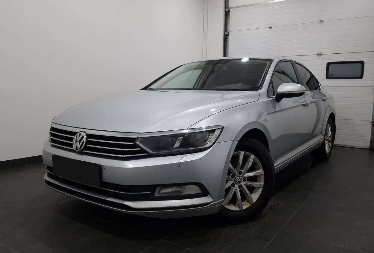 Volkswagen Passat с пробегом — 2015 год. Фото: #0