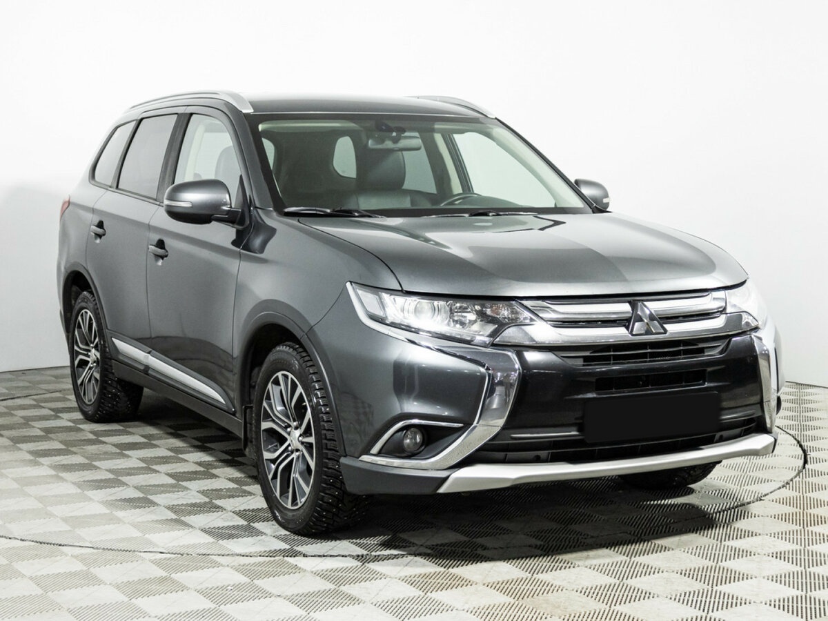 Mitsubishi Outlander с пробегом — 2017 год. Фото: #2