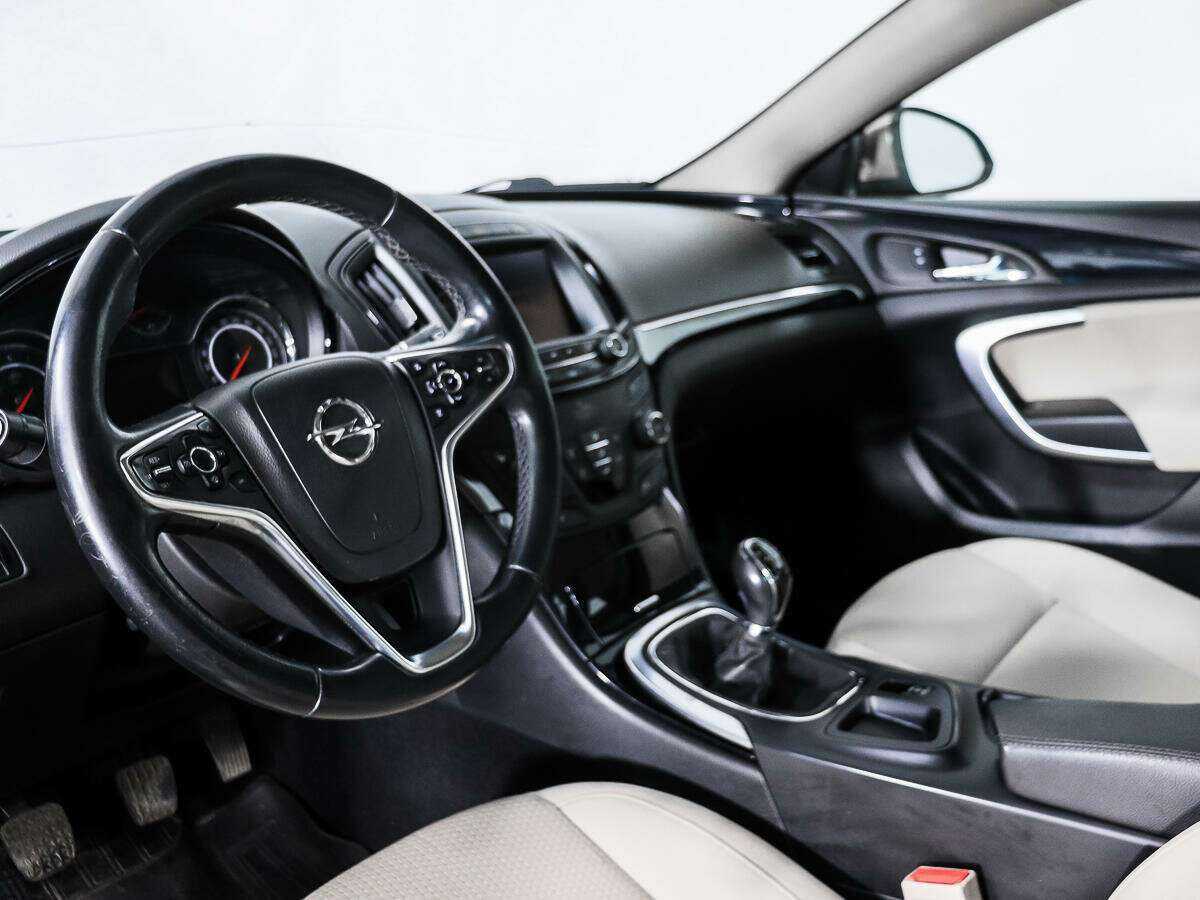 Opel Insignia с пробегом — 2014 год. Фото: #8