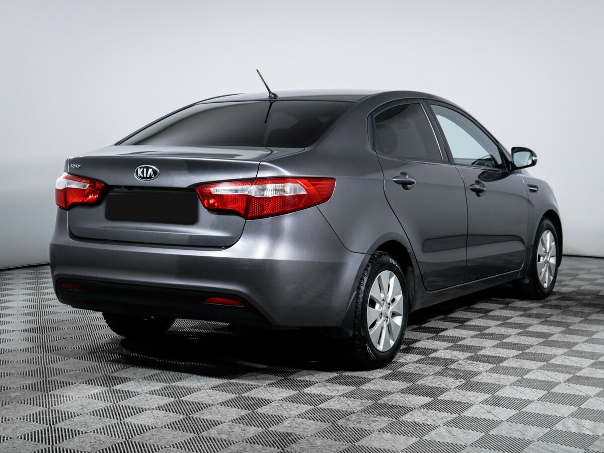 Kia Rio с пробегом — 2013 год. Фото: #3