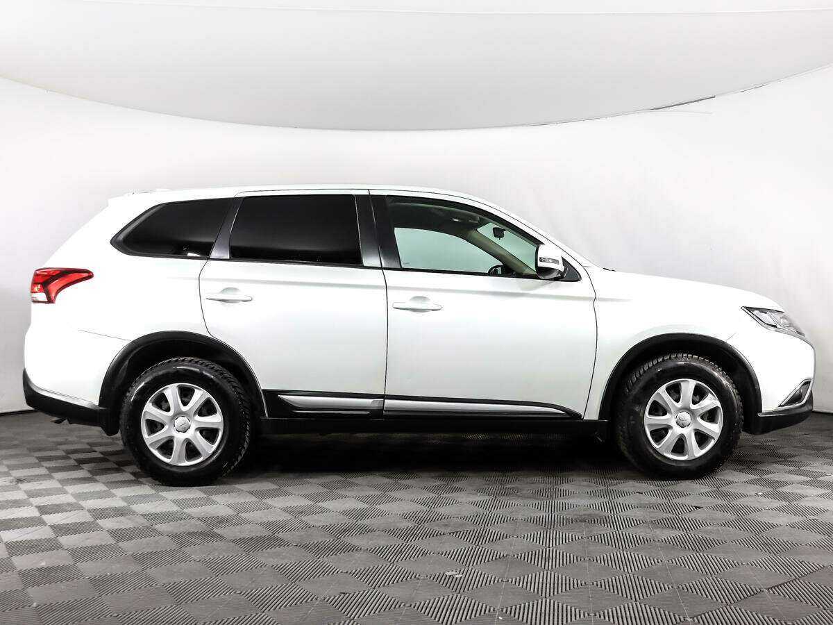 Mitsubishi Outlander с пробегом — 2018 год. Фото: #3