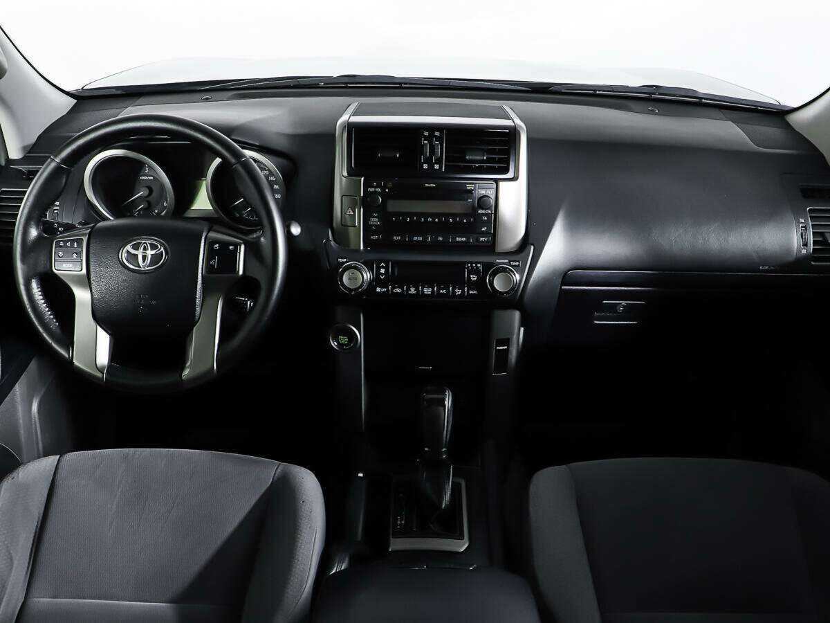 Toyota Land Cruiser Prado с пробегом — 2012 год. Фото: #10