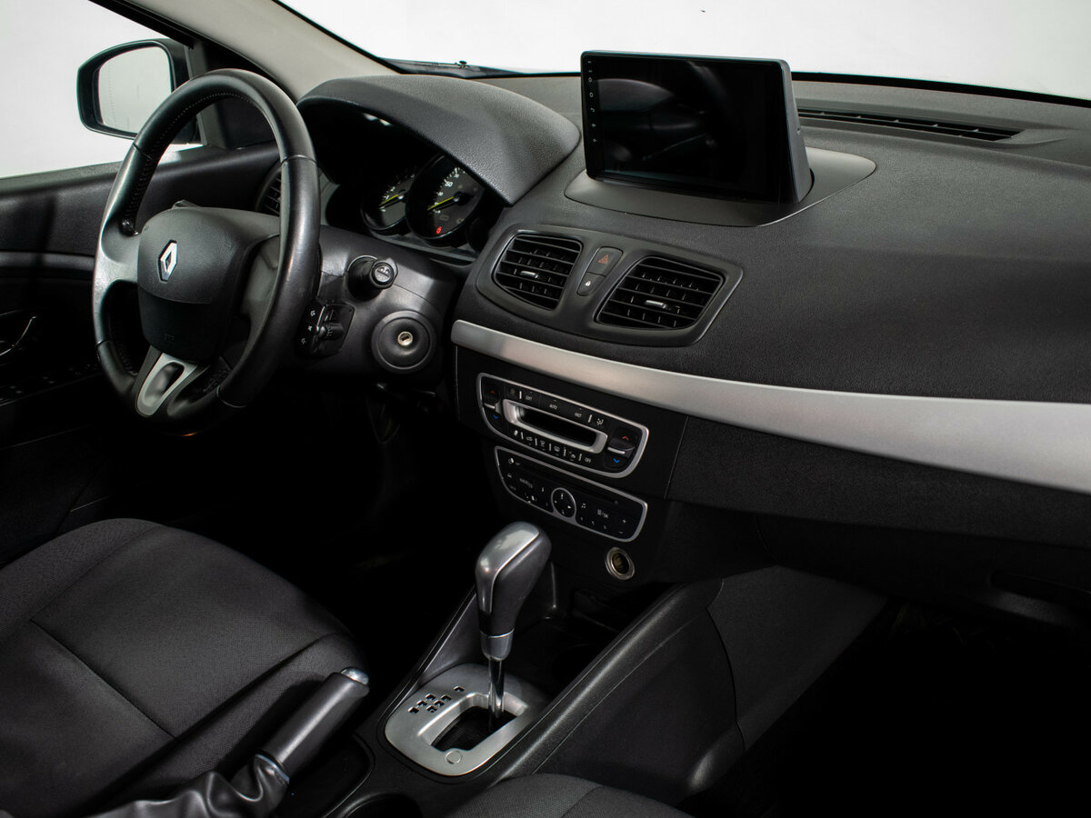 Renault Megane с пробегом — 2012 год. Фото: #7