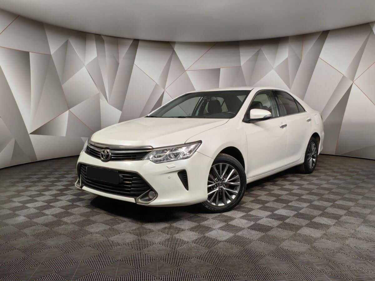 Toyota Camry с пробегом — 2017 год. Посмотреть фото