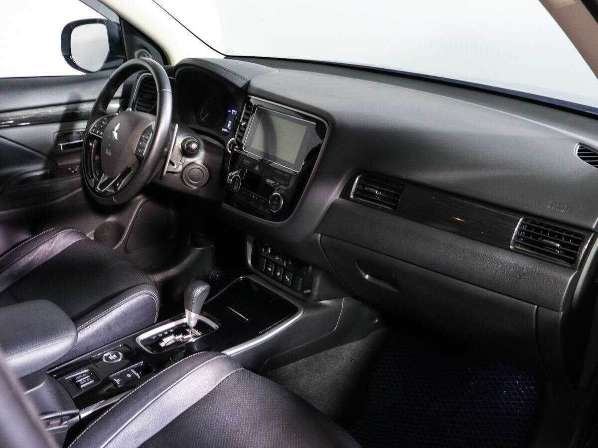Mitsubishi Outlander с пробегом — 2018 год. Фото: #6