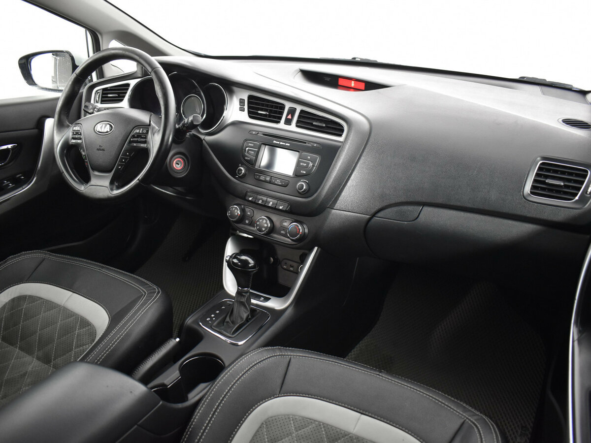 Kia Ceed с пробегом — 2013 год. Фото: #9