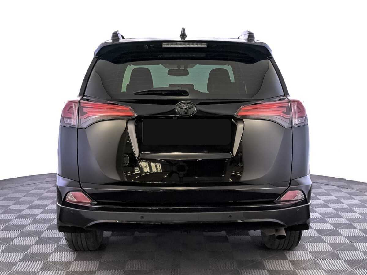 Toyota RAV4 с пробегом — 2017 год. Фото: #4