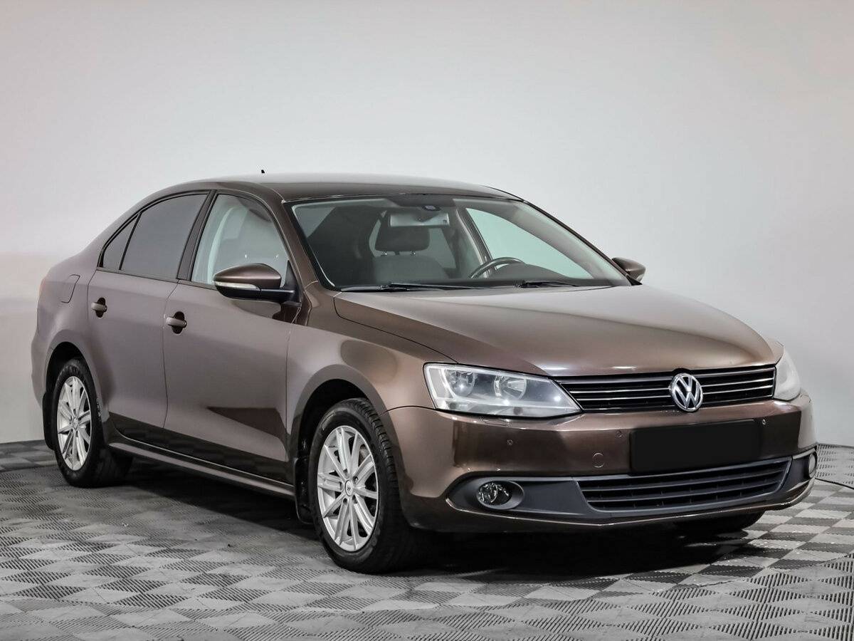 Volkswagen Jetta с пробегом — 2014 год. Фото: #2