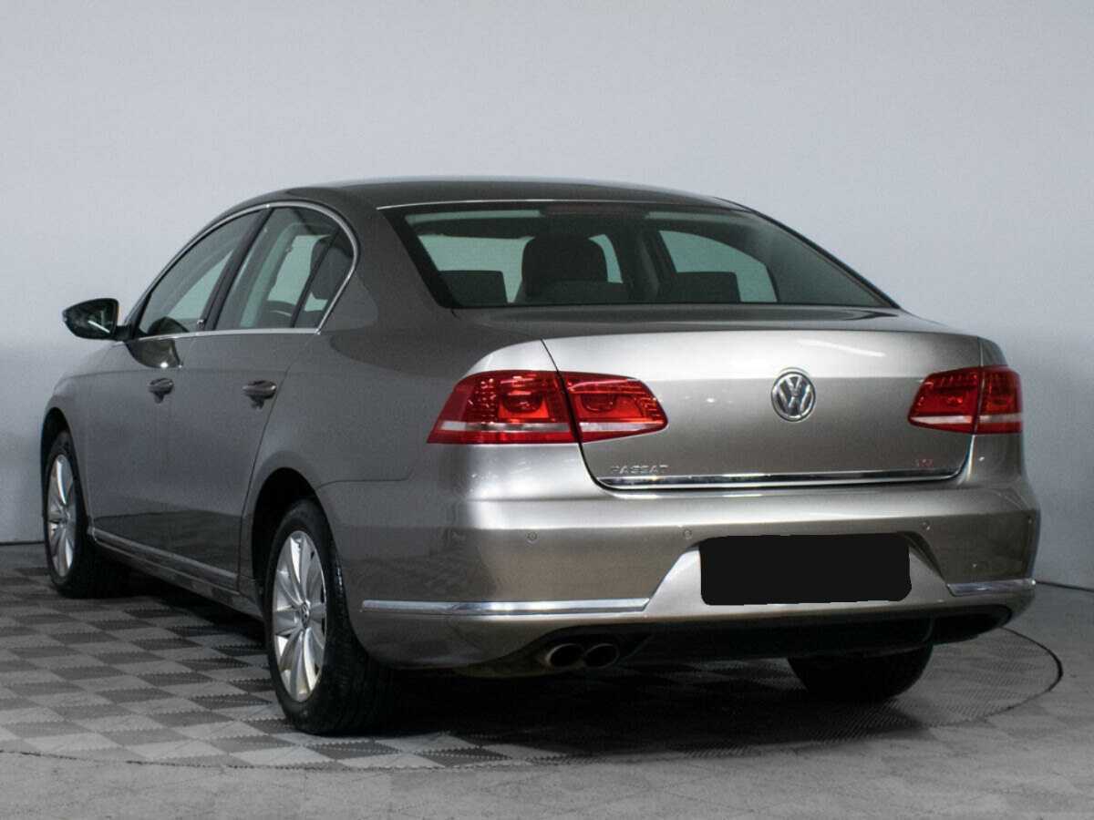 Volkswagen Passat с пробегом — 2012 год. Фото: #6
