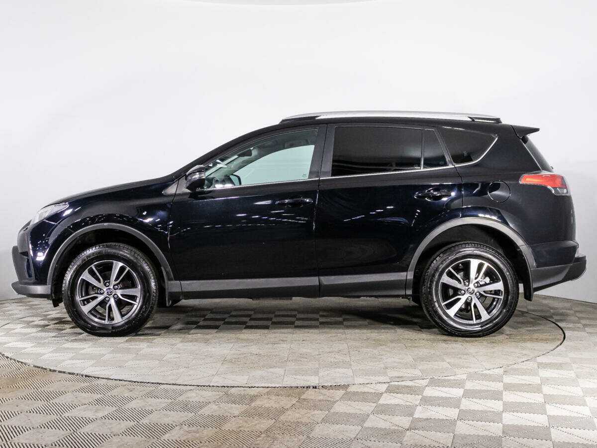Toyota RAV4 с пробегом — 2017 год. Фото: #6