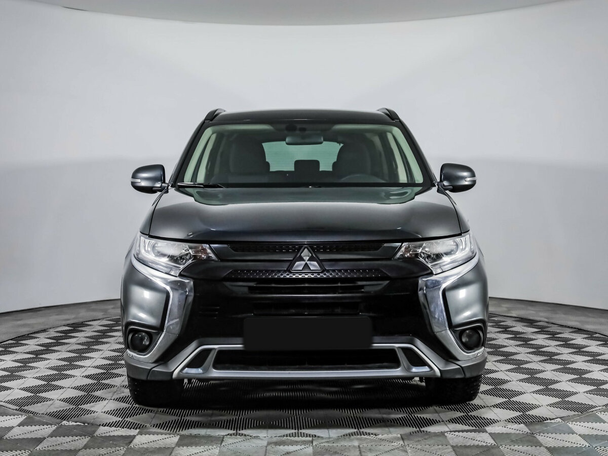 Mitsubishi Outlander с пробегом — 2021 год. Фото: #1