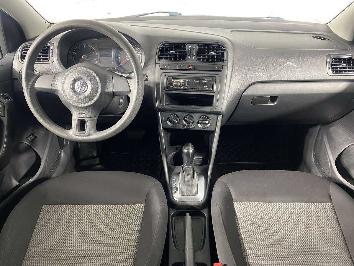 Volkswagen Polo с пробегом — 2012 год. Фото: #8