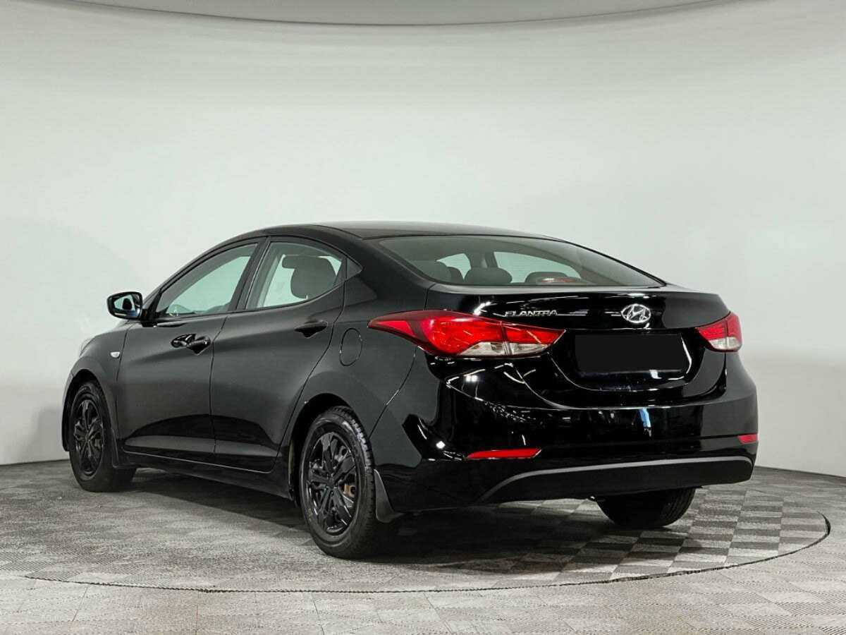 Hyundai Elantra с пробегом — 2015 год. Фото: #6