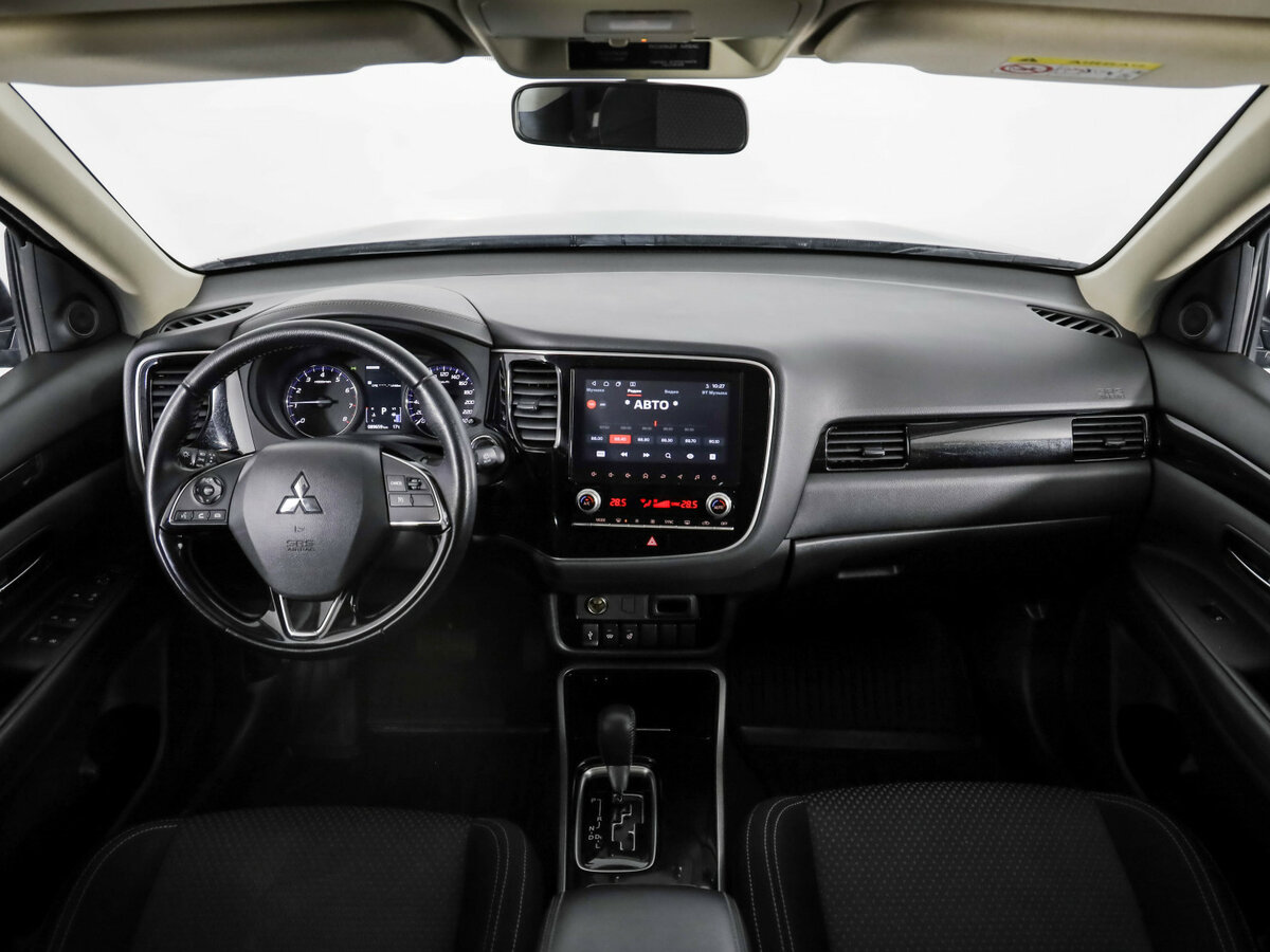 Mitsubishi Outlander с пробегом — 2021 год. Фото: #9