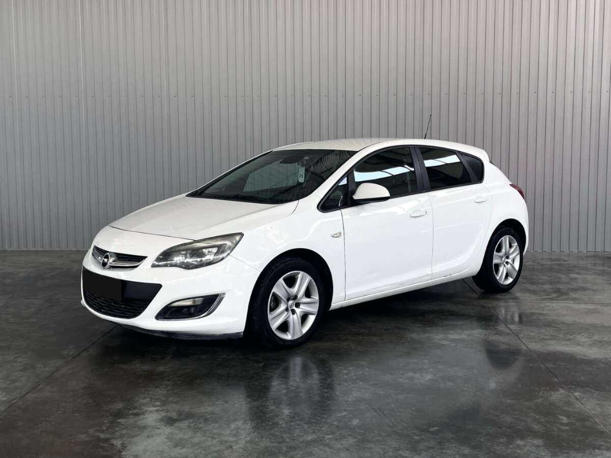 Opel Astra с пробегом — 2012 год. Посмотреть фото