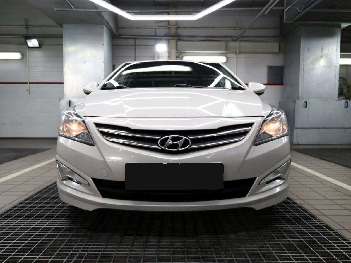 Hyundai Solaris с пробегом — 2015 год. Фото: #1
