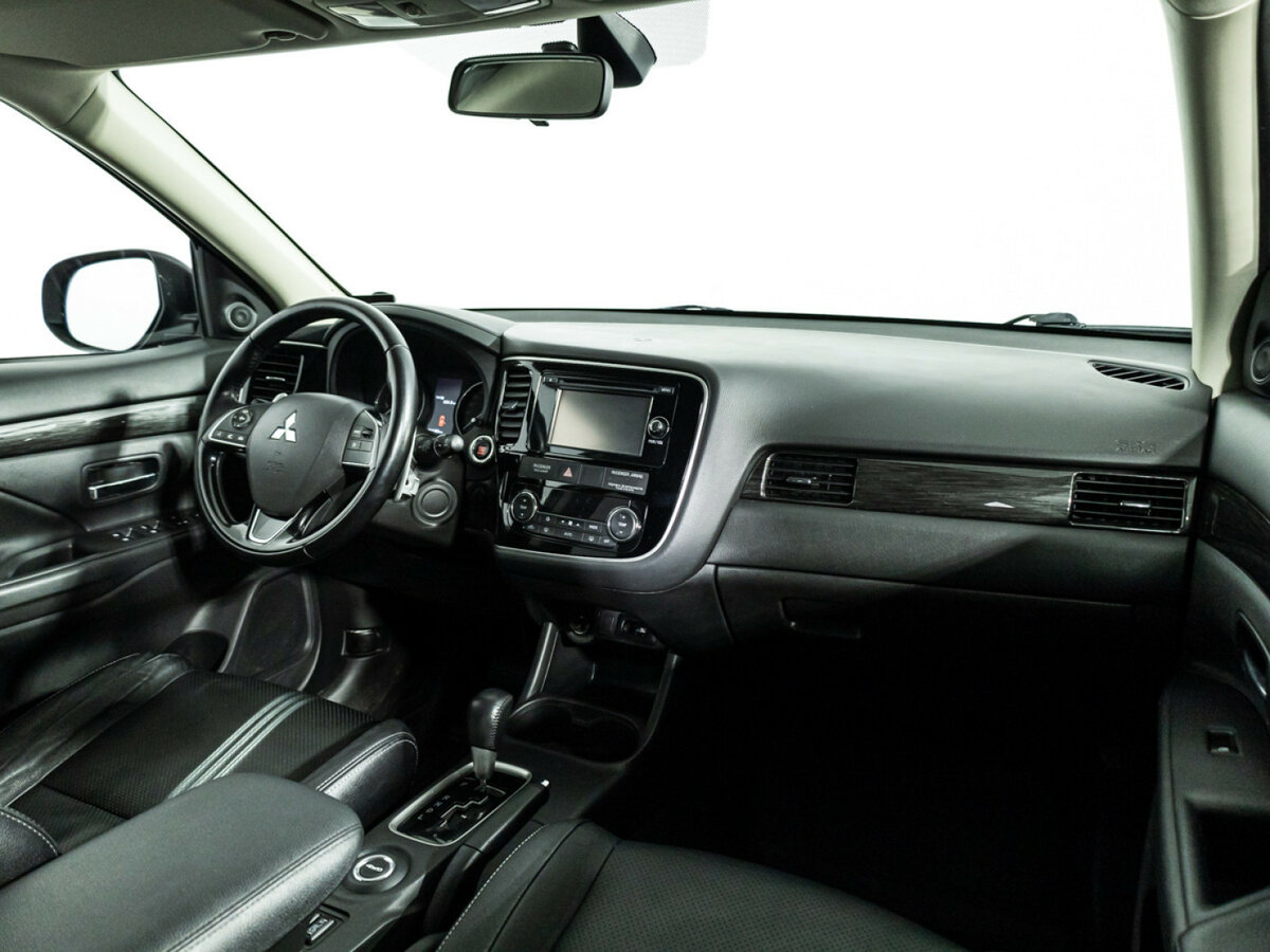 Mitsubishi Outlander с пробегом — 2016 год. Фото: #7
