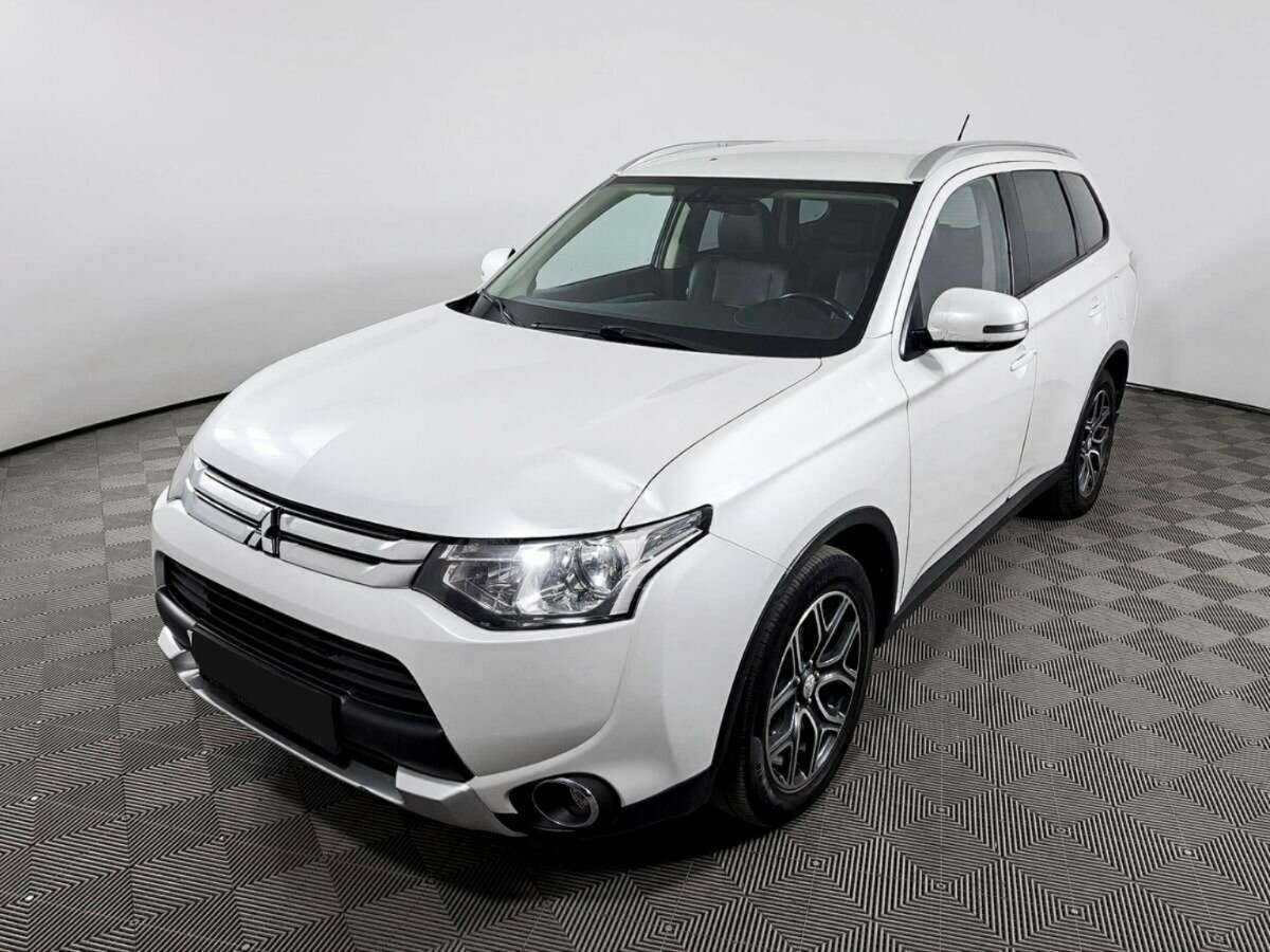 Mitsubishi Outlander с пробегом — 2014 год. Посмотреть фото