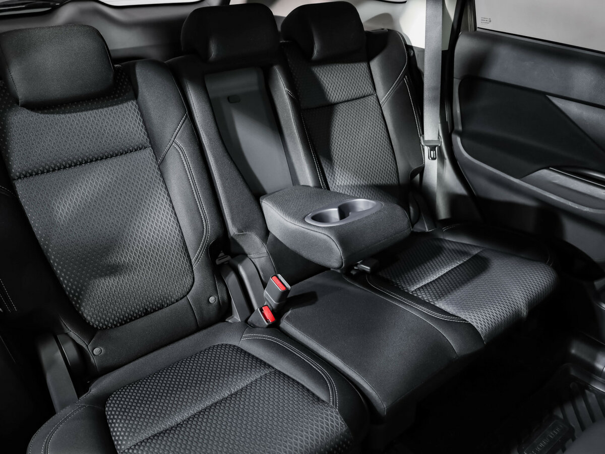 Mitsubishi Outlander с пробегом — 2020 год. Фото: #23