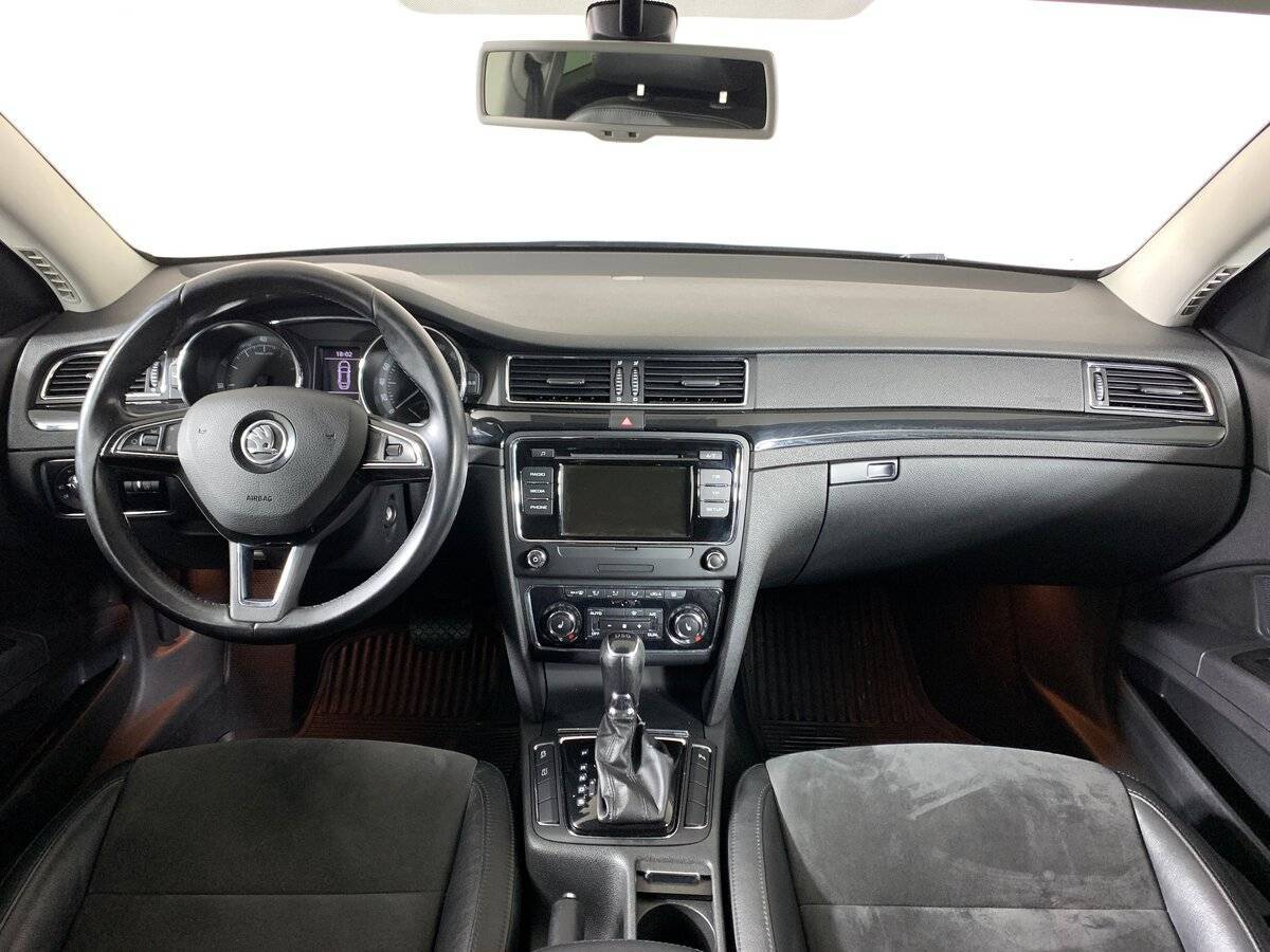 Skoda Superb с пробегом — 2014 год. Фото: #11