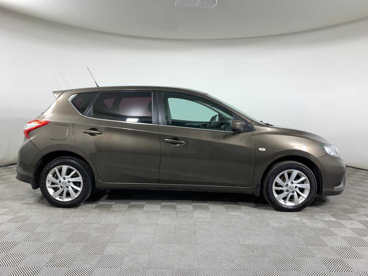 Nissan Tiida с пробегом — 2015 год. Фото: #3