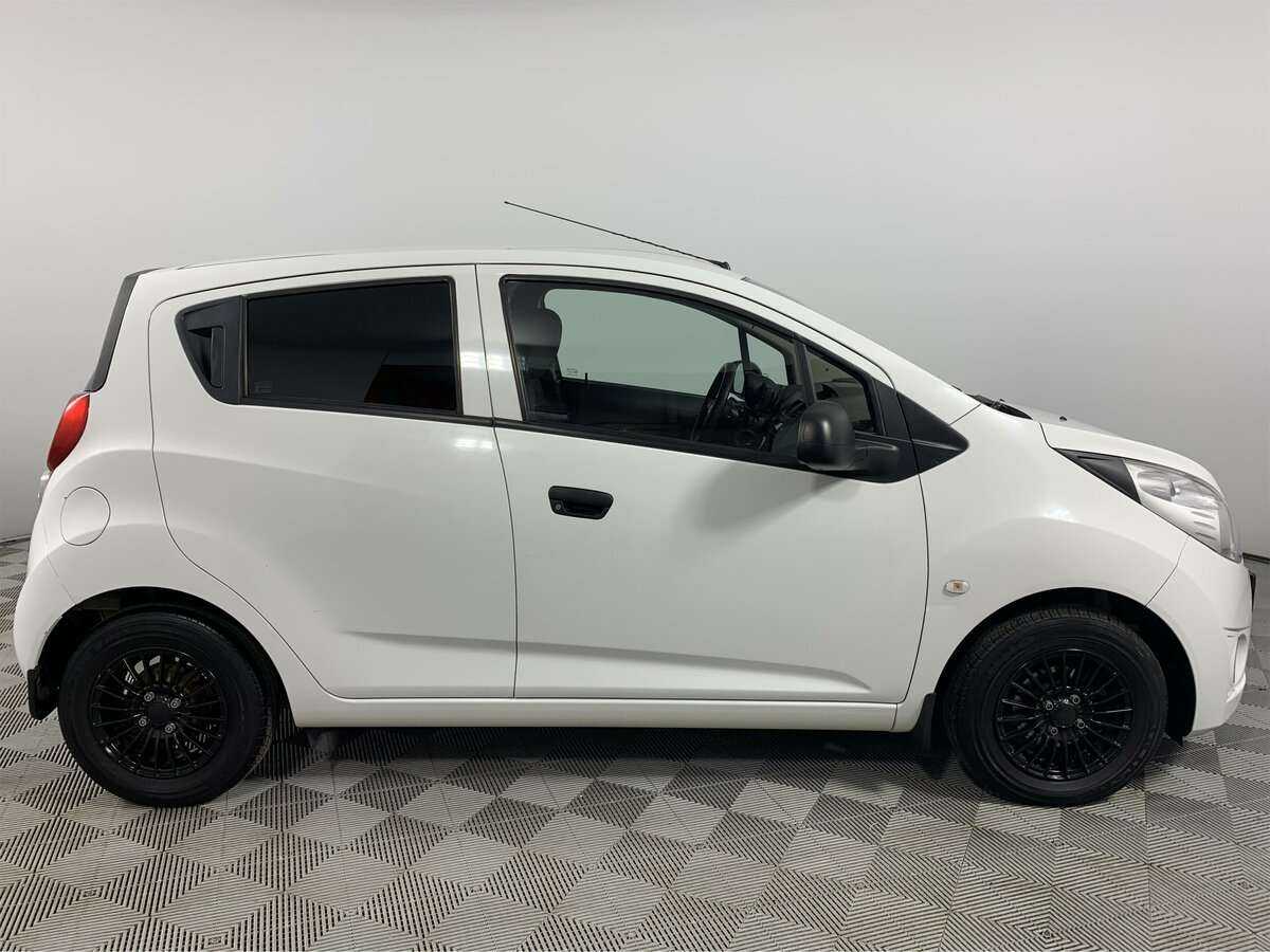 Chevrolet Spark с пробегом — 2013 год. Фото: #3