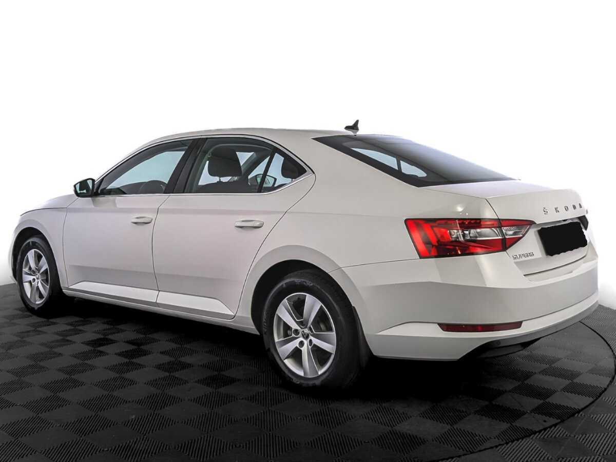 Skoda Superb с пробегом — 2021 год. Фото: #6