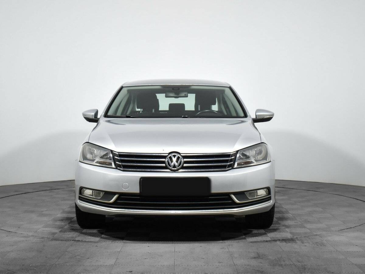 Volkswagen Passat с пробегом — 2012 год. Фото: #1