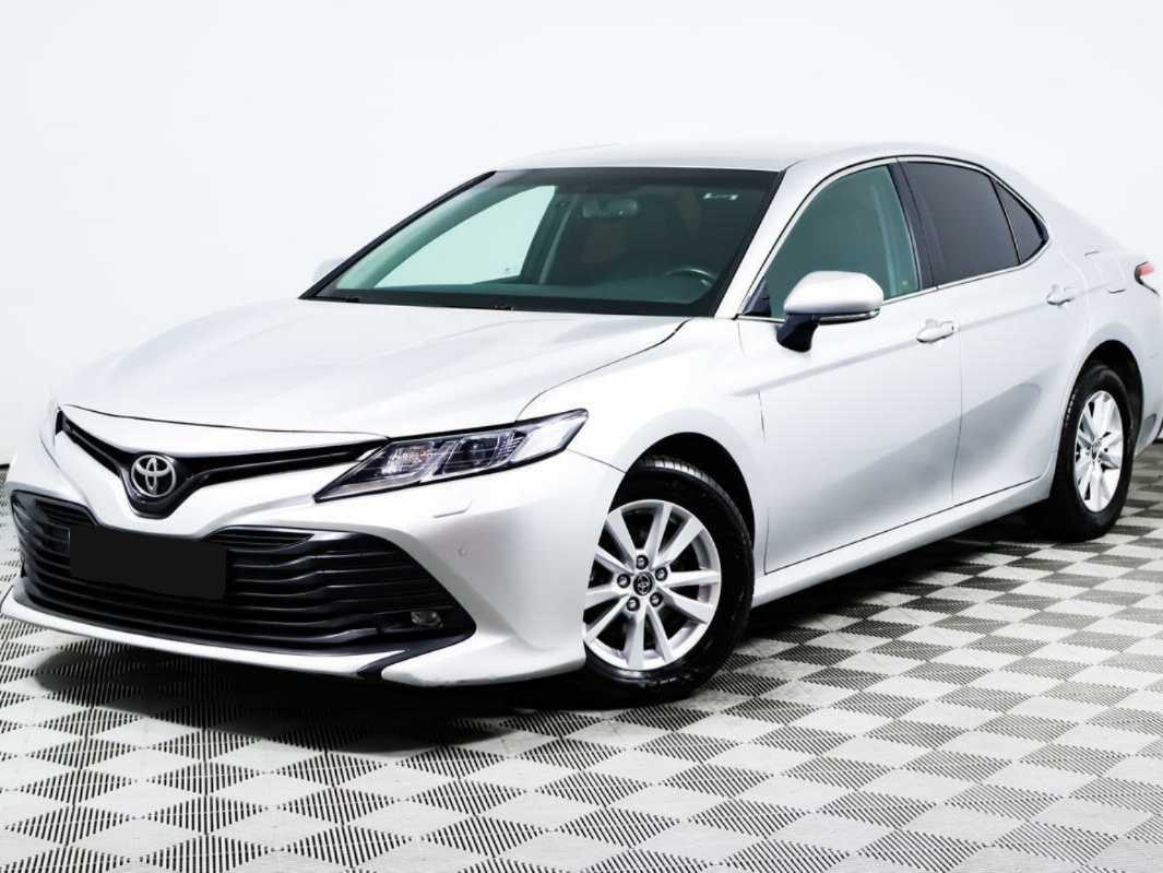 Toyota Camry с пробегом — 2018 год. Посмотреть фото
