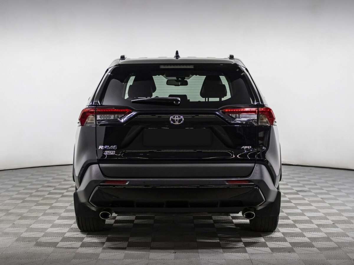 Toyota RAV4 с пробегом — 2021 год. Фото: #4